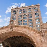 Placemakr Downtown Pittsburgh At The Pennsylvanian