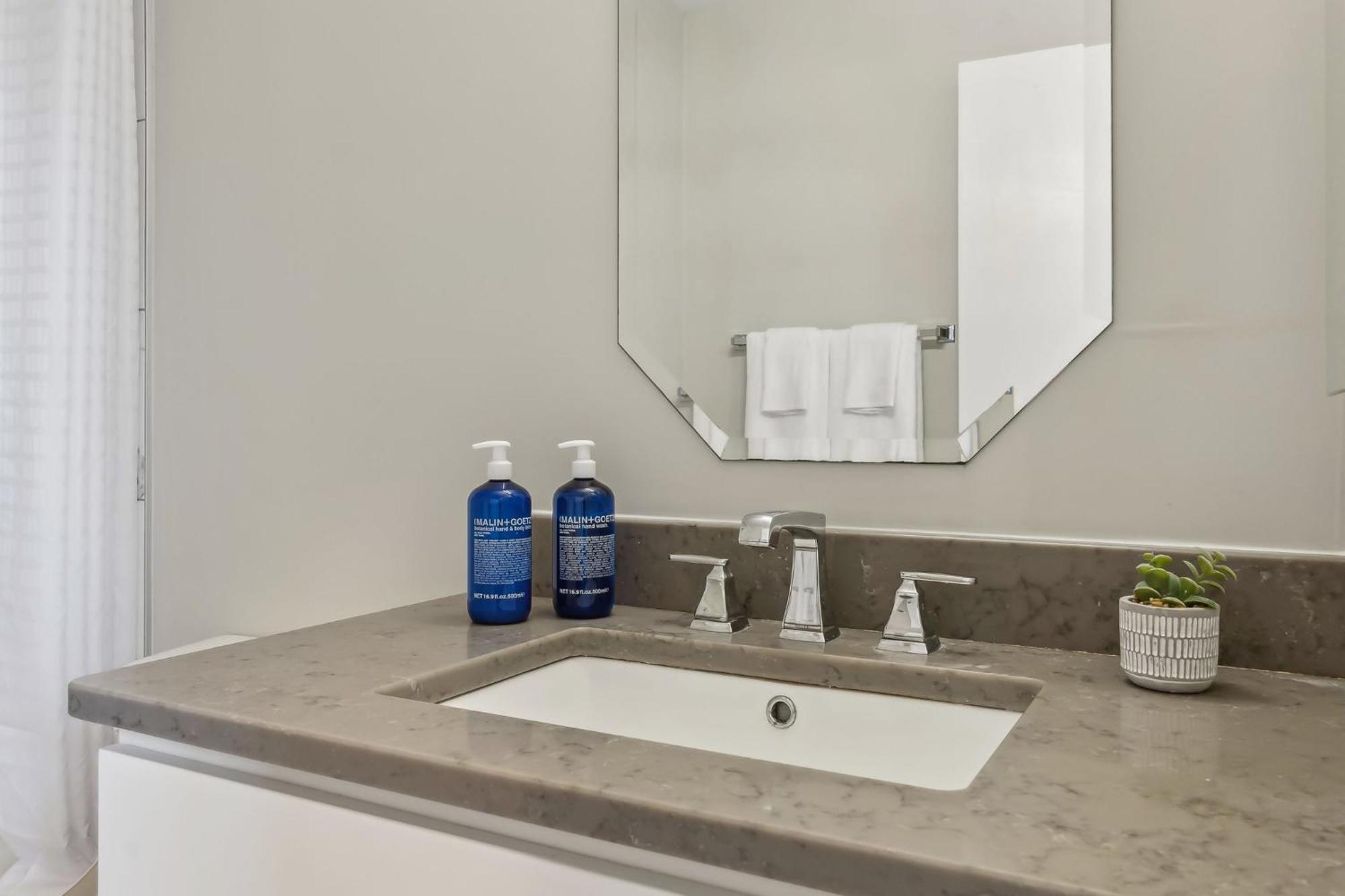 Placemakr Downtown Hotel Pittsburgh