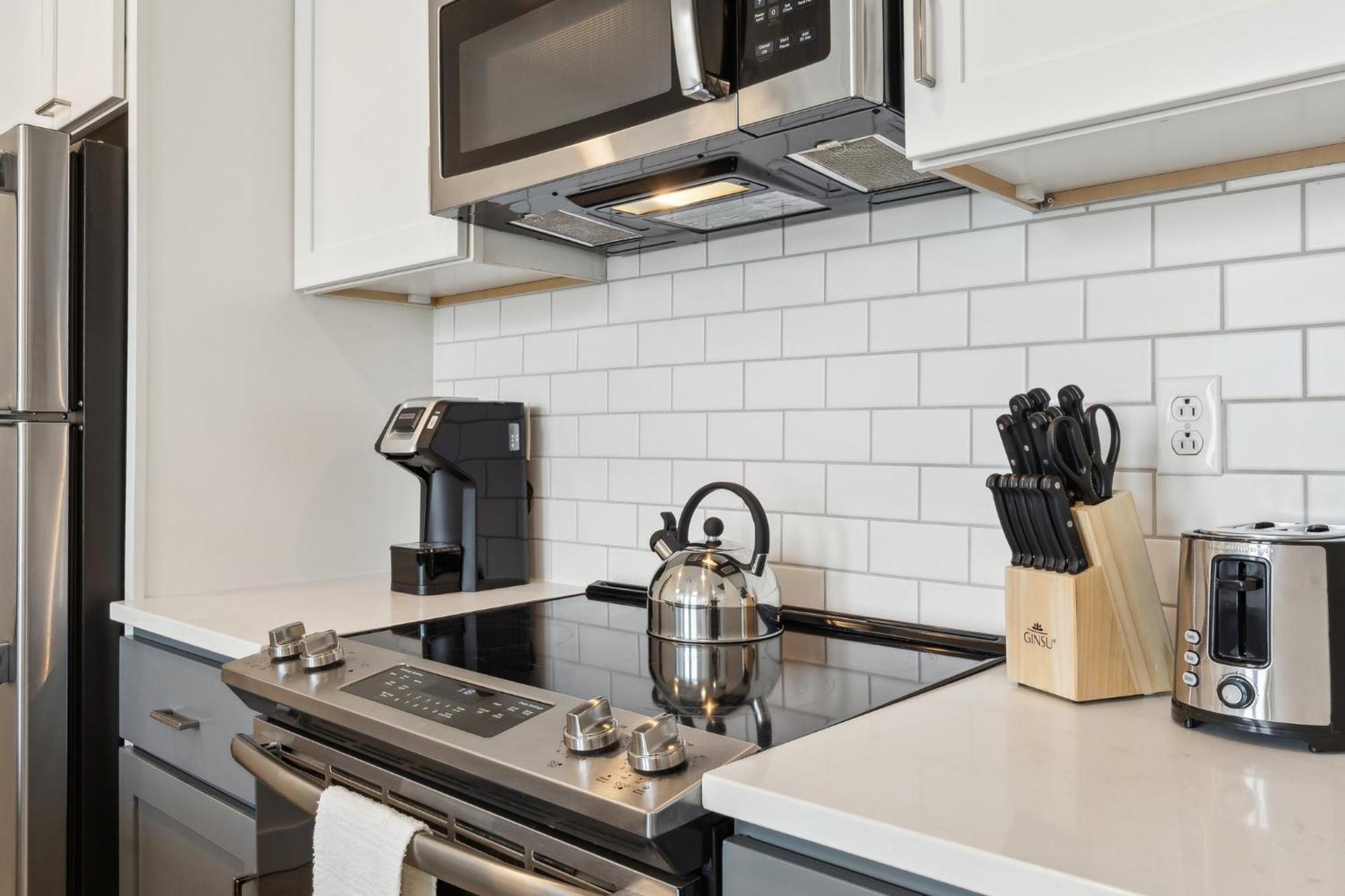 Placemakr Downtown Hotel *