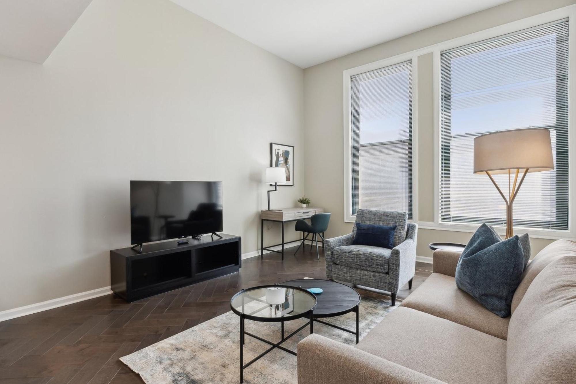 Placemakr Downtown * Pittsburgh